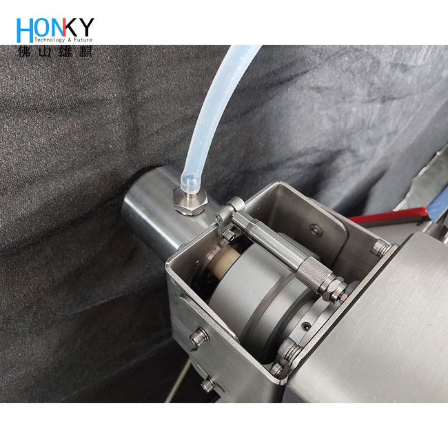 آلة تعبئة وتغطية أنابيب الكواشف الأوتوماتيكية بالكامل من نوع سطح المكتب 40BPM 2ml مع نظام ذراع الروبوت لتعبئة الكواشف