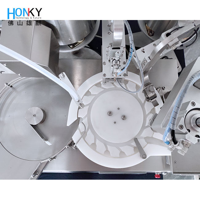 سطح المكتب التلقائي ملء القارورة آلة السد 25BPM 30 زجاجة في الدقيقة