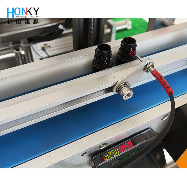 طراز ناقل سطح المكتب كريم العناية بالبشرة آلة ملء زجاجة مع مضخة البستنة السيراميكية Q-R للتعبئة في مجموعات صغيرة