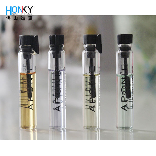 آلة ملء الأنابيب ذاتية المحور XY مع مضخة المكبس السيراميكي ذات الرأس المزدوج لملء الأنابيب السائلة ذات الحجم الصغير